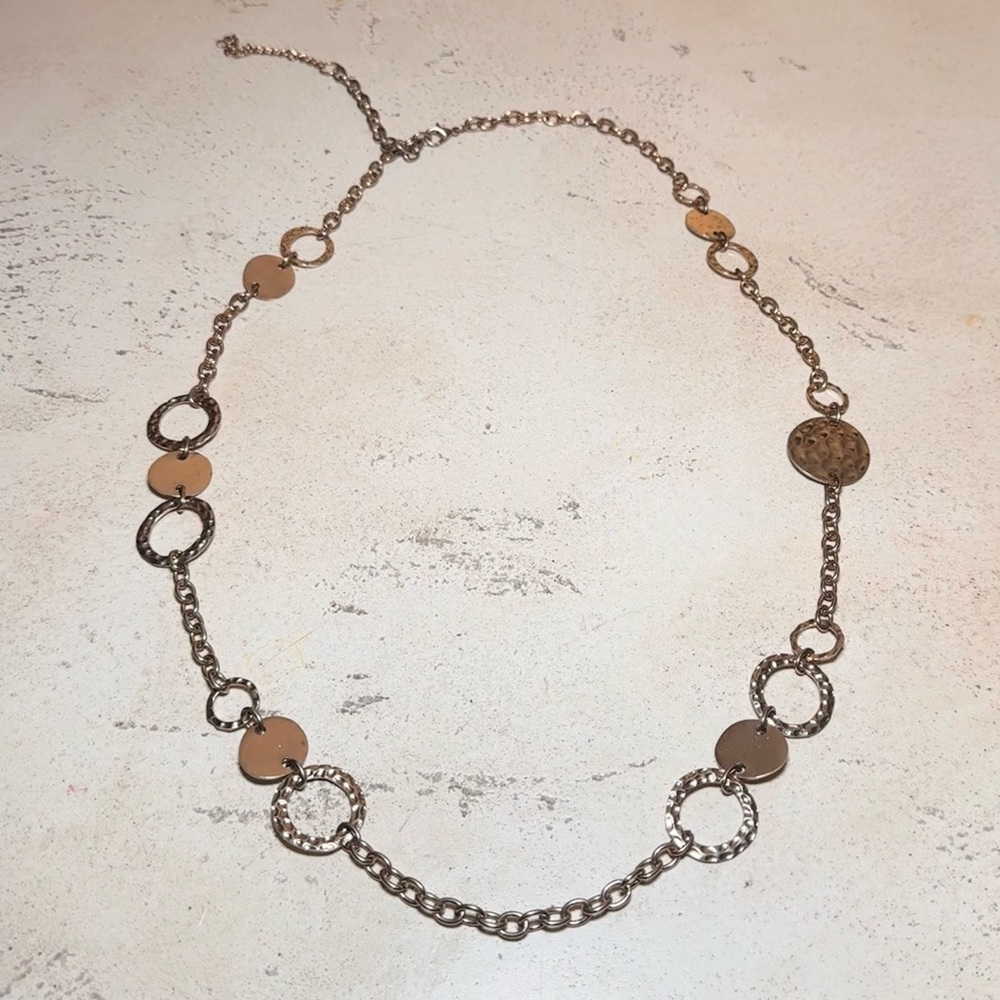 Champagne Silver Tone Hammered Circle Link Necklace